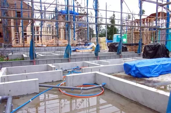 店舗開発工事の（株）占部組（福岡県）が事業停止、破産申請へ