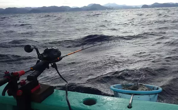 「東京湾金谷沖の金アジを釣る！【勘次郎丸】タナ取りの正確さで釣果に大きな差」の画像