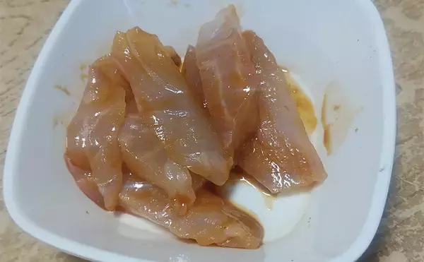 「釣魚で作る「漁師めし」レシピ：オオモンハタのからしじょう油　ご飯と相性抜群」の画像