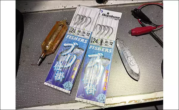 「直江津沖の「電気ブリ釣り」で11.2kgの極太寒ブリを捕獲成功【新潟・里輝丸】」の画像