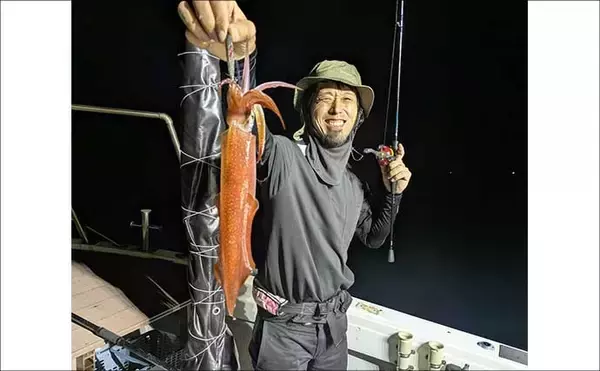 「掛けたマイカが次々とマダイの餌食に！ 良型連発も横取りに苦戦したイカメタル釣行【福井】」の画像