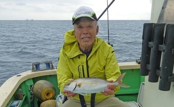 相模湾のLT五目釣りでイナダ52cm＆カンパチ48cm浮上！【神奈川】根魚も登場で多彩な魚種を手中