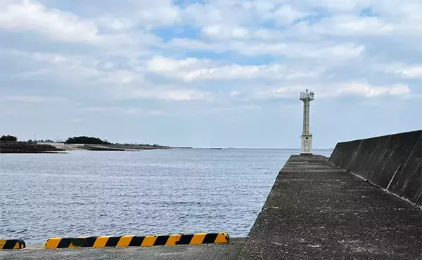 「ヘチ釣りで想定外のカレイをキャッチ！【三重】夕マヅメにヒット」の画像