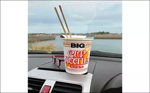 「ランガンライトゲーム愛好家が楽しむ釣り飯タイム　チャンス前にタコ焼き食す？」の画像