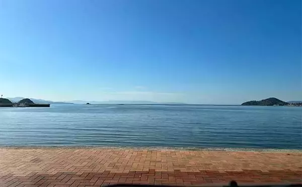 「ランガンライトゲーム愛好家が楽しむ釣り飯タイム　チャンス前にタコ焼き食す？」の画像