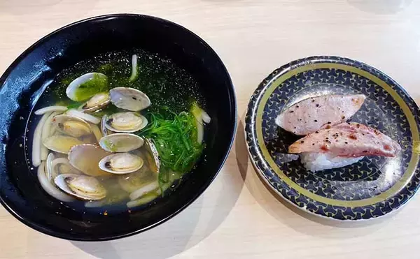 「ランガンライトゲーム愛好家が楽しむ釣り飯タイム　チャンス前にタコ焼き食す？」の画像