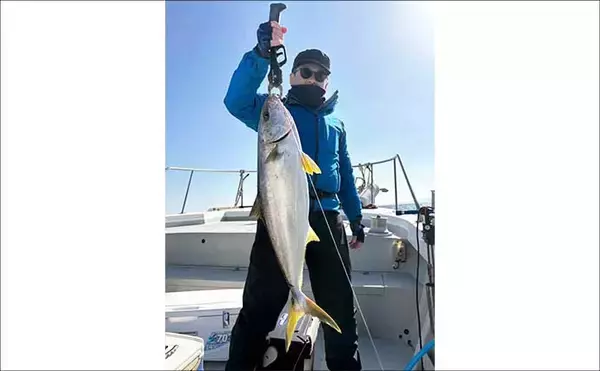 「【沖釣り釣果速報】圧巻サイズの大判ヒラメ確保！玄界灘の落とし込み釣りで良型続出（福岡）」の画像