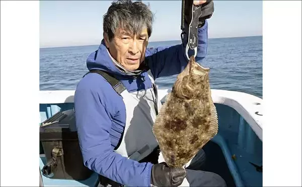 「鹿島沖のヒラメ釣りで最大2.5kg＆トップ6尾手中【茨城】水深20m前後が狙い目」の画像