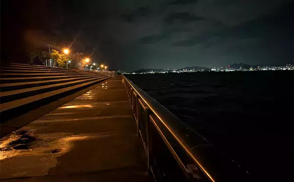 「夜のメバリングで20cm級メバルヒット【兵庫】潮の緩みとクリアカラーが決め手」の画像