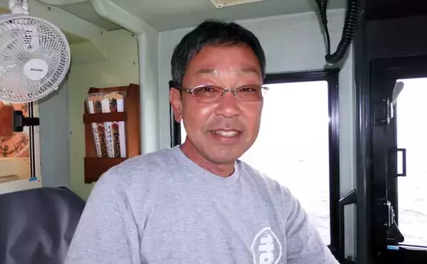 「相模湾ムギイカ釣りでトップ110尾！【神奈川・まごうの丸】船中多点掛け連発と絶好調」の画像