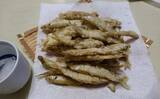 「釣魚で作る「食品ロス削減」レシピ：タチウオ背びれのから揚げ　2度揚げがおすすめ」の画像5