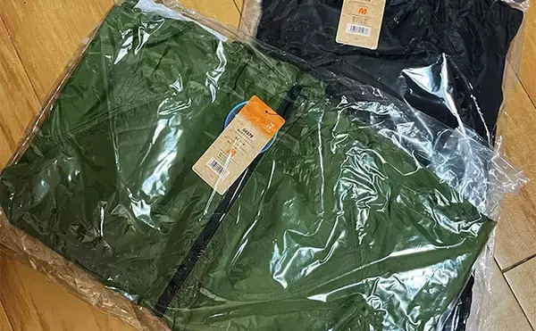 「寒波到来＆暴風の浜名湖でダイソージグサビキを投げてみた　ヒイラギ入れ掛かりの謎」の画像