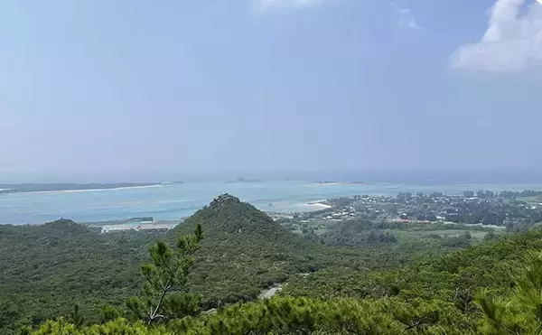 「沖縄への遠征ライトジギングで多彩釣果　無着色の鉛ジグが一番釣れた？」の画像