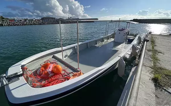 「沖縄への遠征ライトジギングで多彩釣果　無着色の鉛ジグが一番釣れた？」の画像