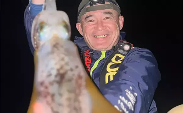 低水温の伊豆エリアでエギング釣行【静岡】ケンサキイカ混じりで本命アオリ手中！