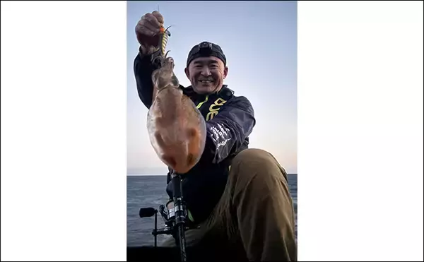 「低水温の伊豆エリアでエギング釣行【静岡】ケンサキイカ混じりで本命アオリ手中！」の画像