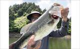 「高山ダムで40〜50cmのブラックバスが続々ヒット！【京都】貯水率60%のタイミングで釣行」の画像2