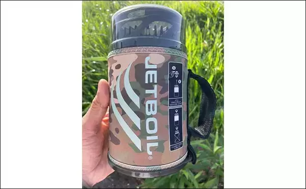 「釣り時間をちょっと贅沢に　『ジェットボイル』で温かい釣り場飯を」の画像