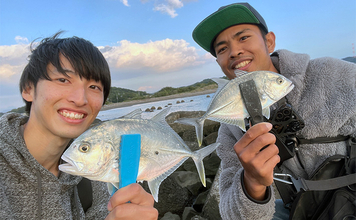 秋のメッキゲームで良型が入れ食い！【和歌山・南紀白浜】ミノー＆ボトムワインドに好反応