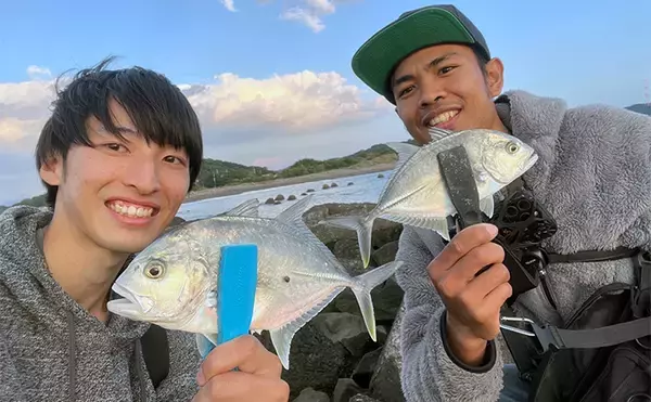 秋のメッキゲームで良型が入れ食い！【和歌山・南紀白浜】ミノー＆ボトムワインドに好反応