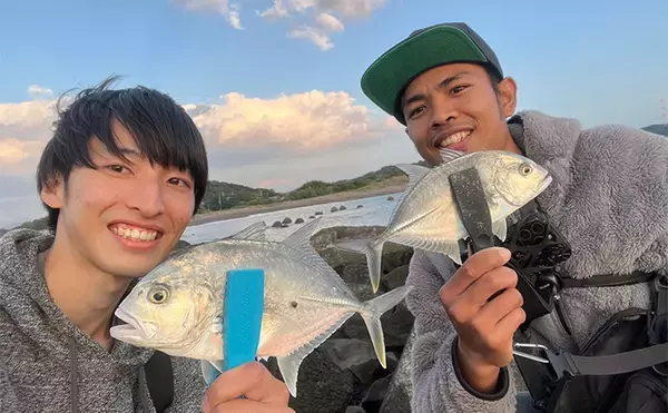 「秋のメッキゲームで良型が入れ食い！【和歌山・南紀白浜】ミノー＆ボトムワインドに好反応」の画像