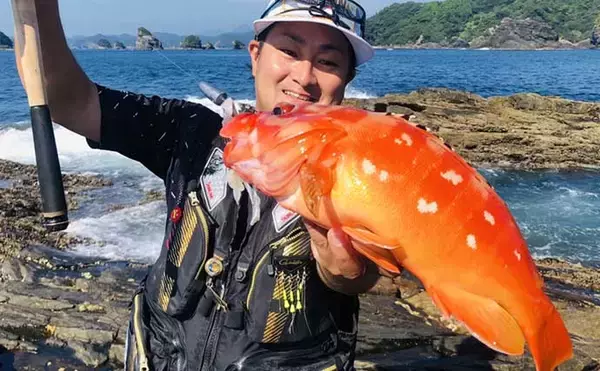 「宮崎の沖磯でルアー＆フカセ釣り満喫　ゲストに高級魚「アカヤガラ」も」の画像