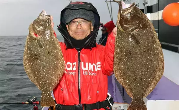 「茨城沖の船ヒラメ釣りが絶好調　3kg級頭にトップ8尾で船中全員安打【釣友丸】」の画像