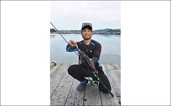 「イカダからヤエン釣りとエギングでアオリイカを狙う【三重】両釣法合わせて8匹をキャッチ」の画像