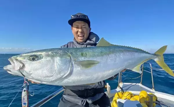 ライトジギング釣行で8kg超ブリ＆ワラサ4kgヒット【愛知】マッチザベイトで良型を仕留める