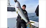 「【沖釣り釣果速報】玄界灘の落とし込み釣りでヒラマサ110cm浮上！船中で青物50尾超えも（福岡）」の画像13