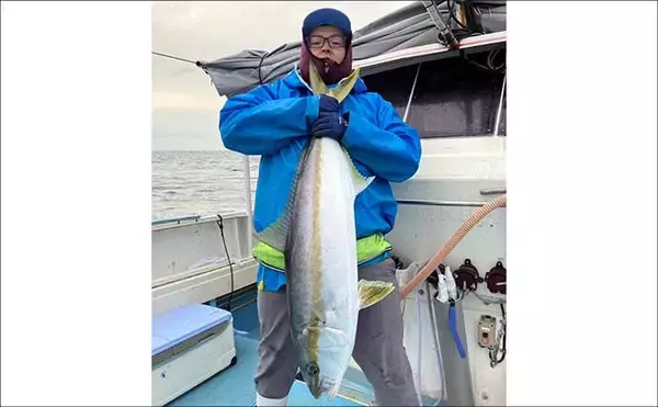 「【沖釣り釣果速報】玄界灘の落とし込み釣りでヒラマサ110cm浮上！船中で青物50尾超えも（福岡）」の画像