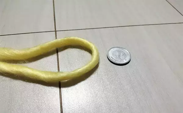 「冬こそ部屋で「ノット」を極めよう！　ダイソーの100円毛糸が練習道具として優秀なワケ」の画像