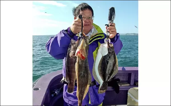 「「ヒラメ3kg級が次々浮上！」大原沖の泳がせ釣りで船中26尾の爆釣劇【千葉】」の画像