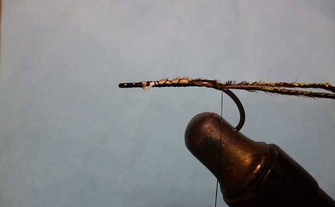 フライお得帖：七つの顔を持つ毛鉤『ザグ・バグ』を【17円】で自作する方法