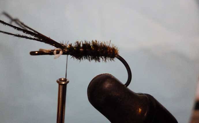 フライお得帖：七つの顔を持つ毛鉤『ザグ・バグ』を【17円】で自作する方法