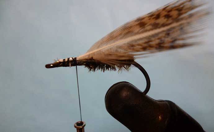 フライお得帖：七つの顔を持つ毛鉤『ザグ・バグ』を【17円】で自作する方法