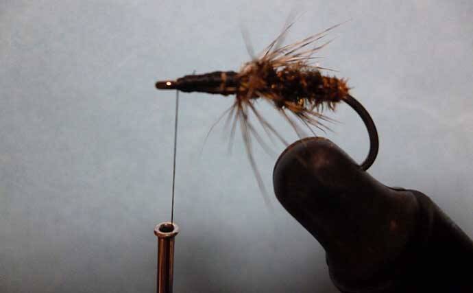 フライお得帖：七つの顔を持つ毛鉤『ザグ・バグ』を【17円】で自作する方法