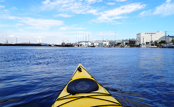 「想定外の展開に！」初めてカヤックに乗ってみた　目の前にナブラ発生で釣り欲が爆発
