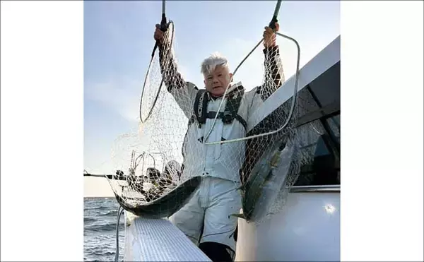 「【沖釣り釣果速報】落とし込み釣りで快挙！ヒラマサ106cm＆青物60尾超えの大爆発（福岡）」の画像