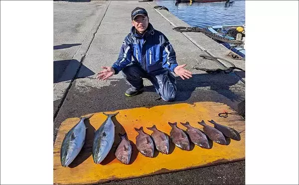 「海上釣り堀でワラサ連発＆マダイ追釣！【静岡・沼津】カツオの切り身が的中」の画像