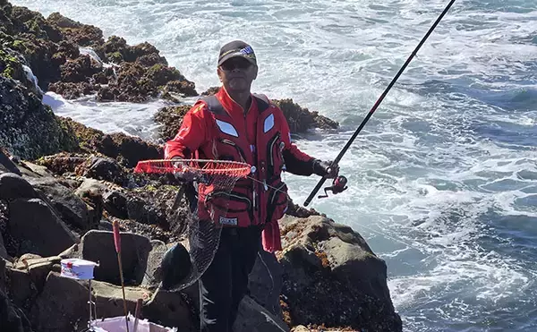「伊豆半島の磯フカセ釣果レポート：38cm尾長メジナ登場もイサキは不発【沖横根】」の画像