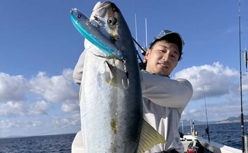 キャスティングで大型ヒラマサキャッチの好機！【船釣り最新釣果情報4選・長崎／佐賀】