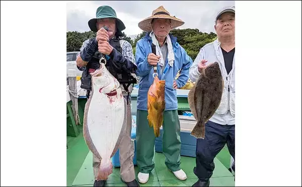 「【沖釣り釣果速報】落とし込み釣りでヒラマサ107cm浮上！エサ付き抜群で青物ラッシュ！（福岡）」の画像