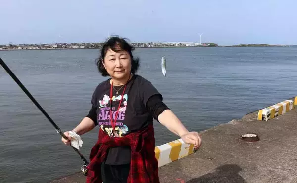 「「銚子外港」でのサビキ釣りで稚アユをキャッチ【千葉】小サバ交じりにヒット」の画像