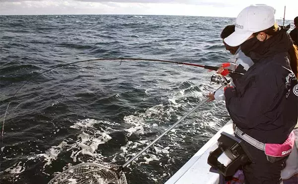 「外房のテンヤマダイ釣りで好ゲストのマハタ手中【つる丸】 本命マダイは6尾」の画像