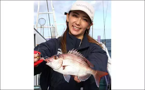 「外房のテンヤマダイ釣りで好ゲストのマハタ手中【つる丸】 本命マダイは6尾」の画像