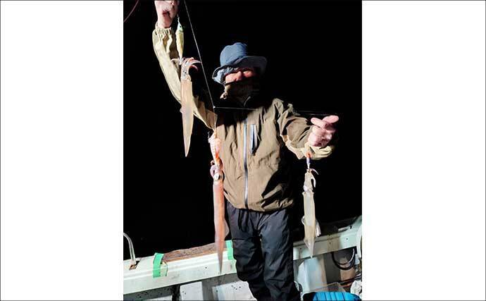 イカメタルでヤリイカで連発！ヒットは胴長30～40cm級の雄ばかり【長門沖・山口】