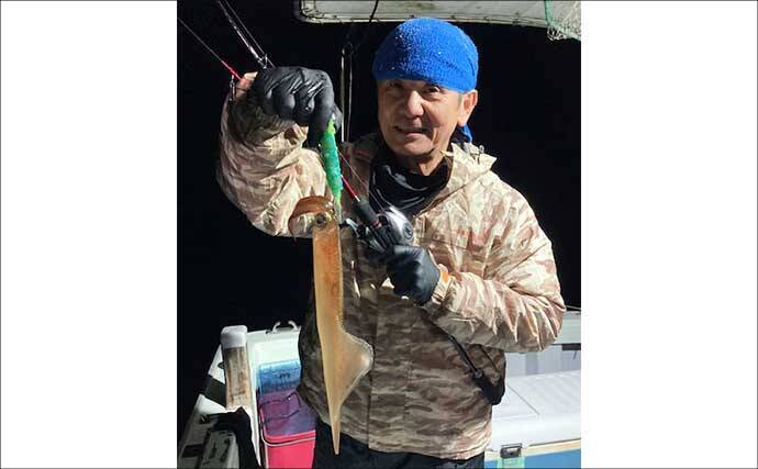 イカメタルでヤリイカで連発！ヒットは胴長30～40cm級の雄ばかり【長門沖・山口】