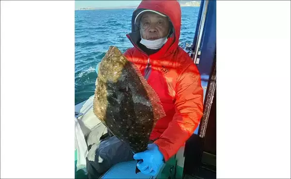 「日立沖のヒラメ釣りで船中ほぼ全員が2尾以上をキャッチ【茨城】別船で5kg超えも登場」の画像