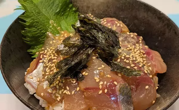「見老津での天びんカゴフカセ釣りでキンムロにジャンボイサギ好捕【黒龍丸・和歌山】」の画像